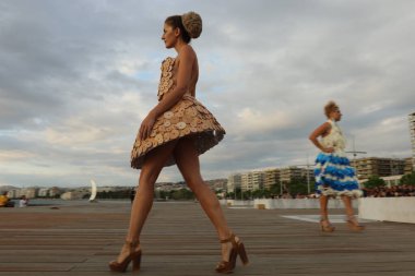GREECE - Çevre - Geri Dönüşümlü Moda Gösterisi 