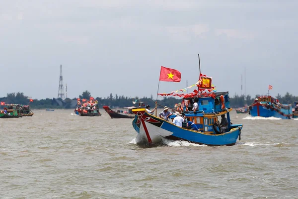 Vietnam Konserve Kutusu Balinaya Tapma Festivali Balıkçı Ritüeli — Stok fotoğraf