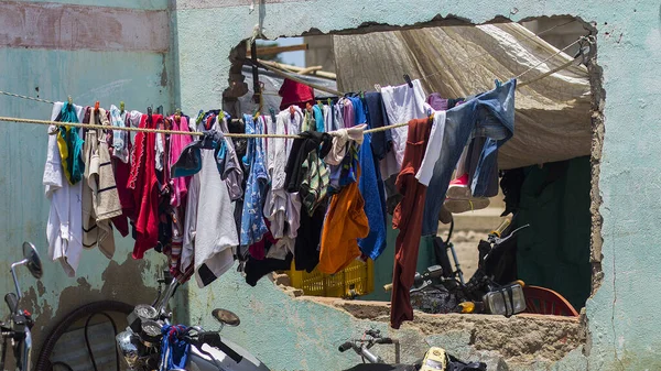 Colombia Parada 2015年9月26日在哥伦比亚Cucuta附近的La Parada 洗衣店附近的一条线上干涸 — 图库照片