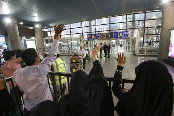 Iran Hajj Pilgrims Return Tehran — Stock Photo, Image