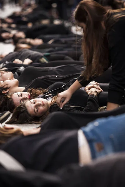 Madrid Kadın Şiddetini Protesto Eden Insanlar — Stok fotoğraf