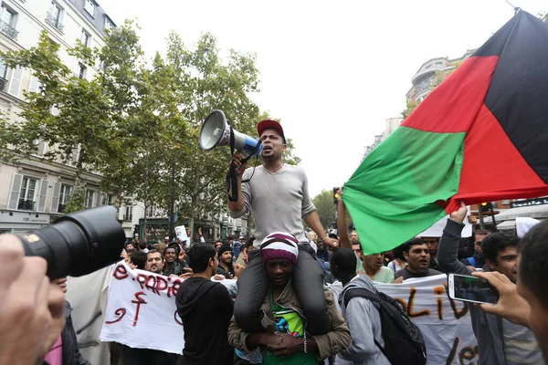 Paris France Protesters Refugee Demonstration — 图库照片