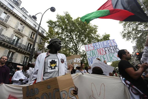 Paris France Protesters Refugee Demonstration — 图库照片