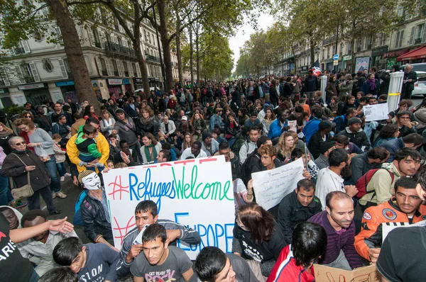 Франс Паріс Люди Мітингу Біженців — стокове фото