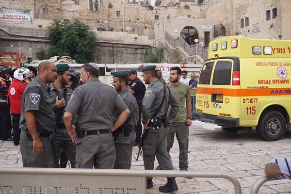 Jerusalem Soccorsi Poliziotti Israeliani Arrivano Nella Città Vecchia Gerusalemme Ottobre — Foto Stock