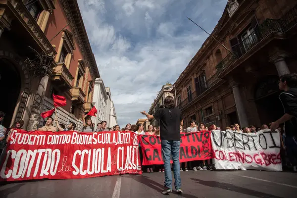Italy Protest Demonstration Gainst School Reform — стокове фото
