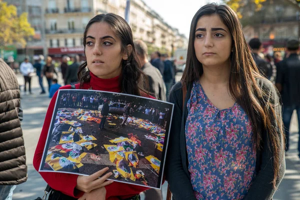 根据安卡拉恐怖袭击事件进行的示威 法国巴黎 — 图库照片