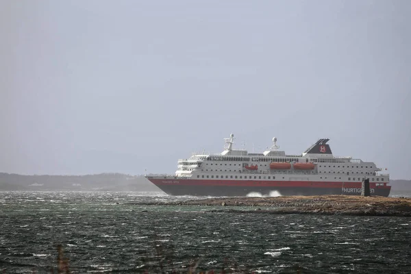 Hurtigruten Fartyg Richard Med Förtöjd Trondheim Norge — Stockfoto