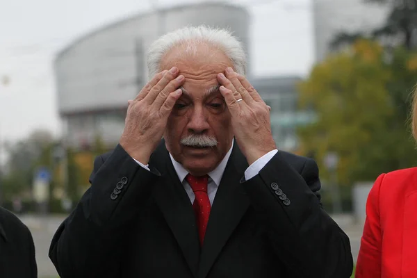 法国斯特拉斯堡 2015年10月15日 来自左翼土耳其工人党的土耳其政治家Dogu Perincek在法国东部城市斯特拉斯堡考察欧洲人权法院 — 图库照片