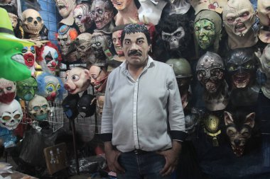 MEXICO - HALLOWEEN - EL CHAPO - MASKs