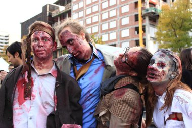 CANADA, Montreal: Zombi kılığına girmiş insanlar 31 Ekim 2015 'te Montreal Zombi Günü' ne katıldılar.