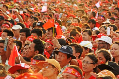 MYANMAR, Yangon: On binlerce insan, genel seçimlerden bir hafta önce Ulusal Demokrasi Birliği ve Nobel Barış Ödülü sahibi Aung San Suu Kyi 'yi desteklemek amacıyla 1 Kasım 2015' te Yangon 'da toplandı..