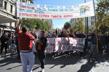 GREECE, Atina: Binlerce öğrenci-protestocu 2 Kasım 2015 'te Atina, Yunanistan sokaklarını doldurdu.