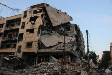 SYRIA, Harasta: Suriye 'nin başkenti Şam' ın kuzeyindeki Harasta kentinde, Suriye ordusu ve müttefikleri arasındaki çatışmalar 2 Kasım 2015 'te yoğunlaştı. 