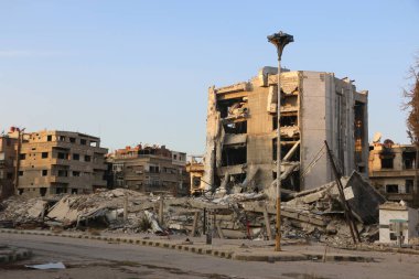 SYRIA, Harasta: Suriye 'nin başkenti Şam' ın kuzeyindeki Harasta kentinde, Suriye ordusu ve müttefikleri arasındaki çatışmalar 2 Kasım 2015 'te yoğunlaştı. 