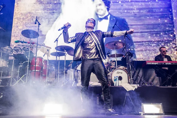 Ylvisコンサートショー ノルウェーのコメディ デュオ 舞台上のプロの芸術家 — ストック写真
