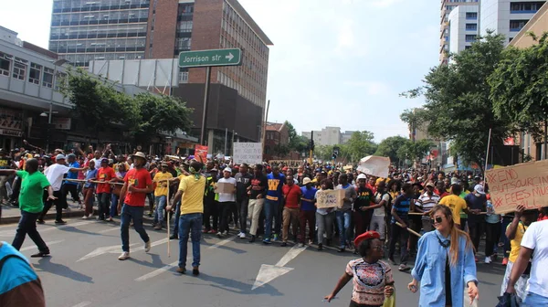South Africa Lokakuuta 2015 Tuhannet Opiskelijat Kahdesta Yliopistosta Marssivat Anc — kuvapankkivalokuva