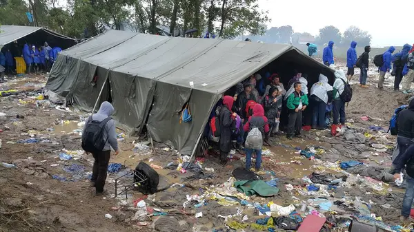 Serbia Refugee Crisis Croatia Opens Borders — Stock Photo, Image