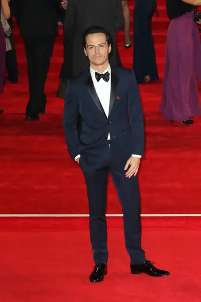 Andrew Scott Bond Spectre 'ın film galasında. Londra, Birleşik Krallık 