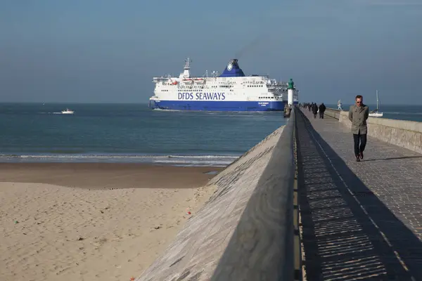 France Calais Ferry Boat Danish Company Dfds Leaves Calais Harbour — Stock Photo, Image