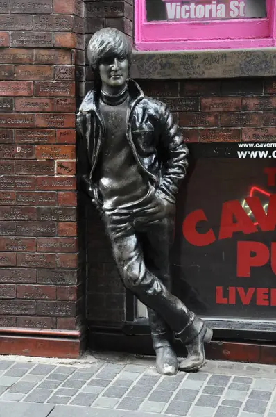 John Lennon Statue Aus Nächster Nähe — Stockfoto