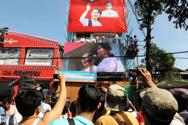 Myanmar Elecciones Aung San Suu Kyi — Foto de Stock