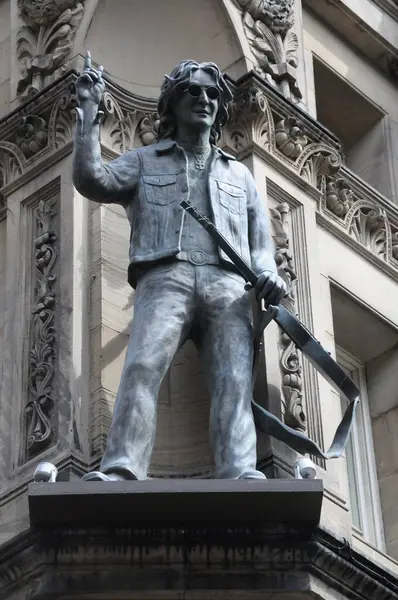 John Lennon Standbeeld Gevel Van Het Gebouw — Stockfoto
