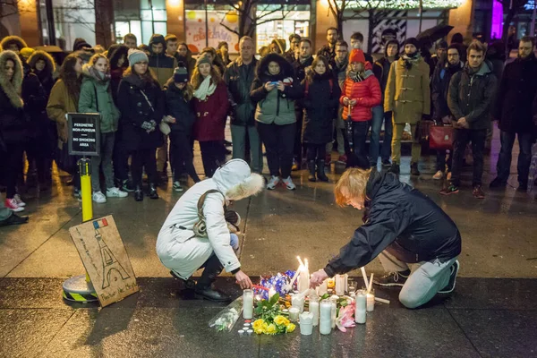 Montreal Επίθεση Στο Παρίσι Candlelight Vigil — Φωτογραφία Αρχείου
