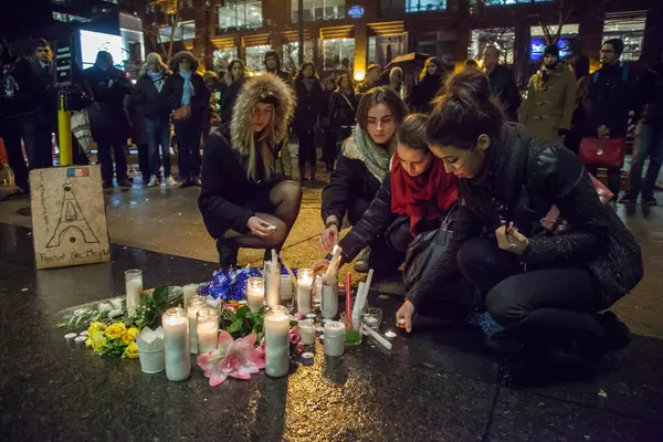 Paris Fransa Daki Terörist Saldırılarda Ölen 350 Den Fazla Yaralı — Stok fotoğraf