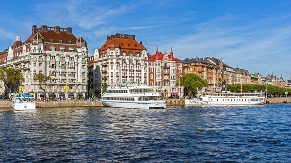 Scenes from Strandvagen with blue sky 