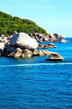 Tayland ve Kho Tao Körfezi 'ndeki kayık taşı soyut bir su.  