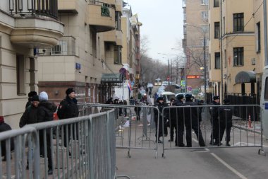 Rusya Federasyonu, Moskova: Polis memurları 25 Kasım 2015 