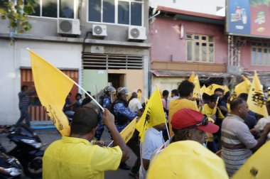 MALDIVES, MALDIVES: Binlerce muhalif protestocu 28 Kasım 2015 