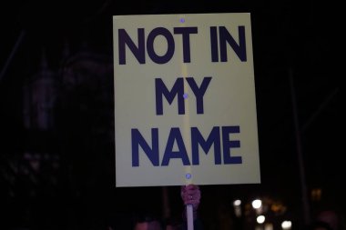 LONDRA - SAVAŞ PROTESİ SURİYA OYUNU