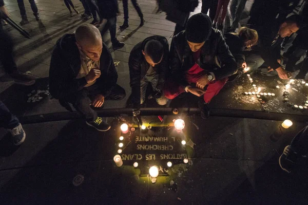 Frankrijk Parijs Eerbetoon Aan Slachtoffers Van Terreuraanslagen — Stockfoto