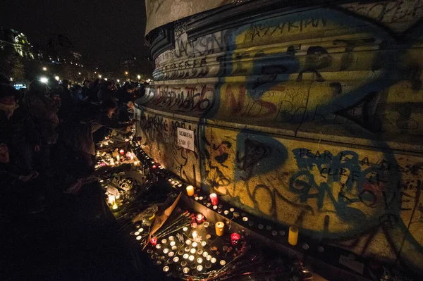 Francie Paříž Pocty Obětem Teroristických Útoků — Stock fotografie
