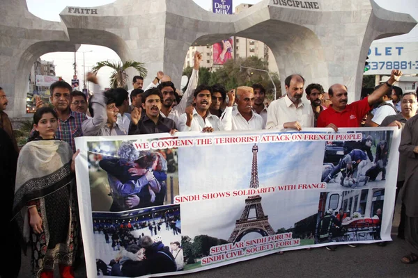 フランス パリでテロ攻撃で負傷した129人と350人以上の犠牲者に敬意を表します — ストック写真