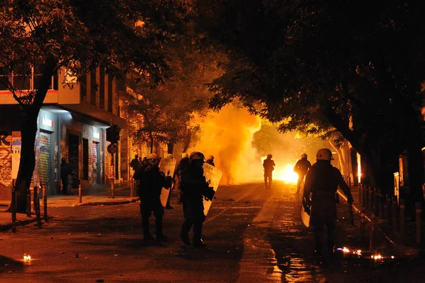 Αθηνα Συγκρούσεις Στην Πορεία Εξέγερσης Φοιτητών — Φωτογραφία Αρχείου
