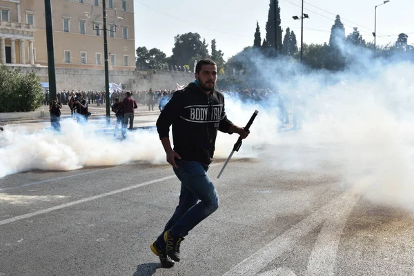 그리스 구제에 반대하는 시위중에 — 스톡 사진