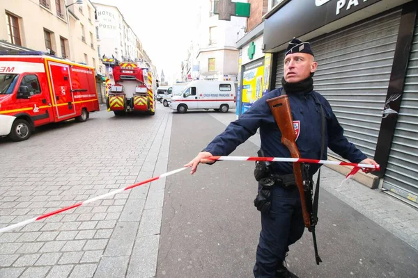 テロ攻撃中のパリの日の時間帯 — ストック写真