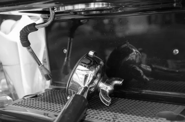 Close Uitzicht Koffiezetapparaat Zwart Wit Afbeelding — Stockfoto