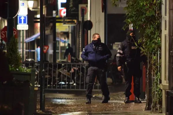 Belgium Brussels Two Policemen Participate Police Operation Brussels November 2015 — Foto de Stock