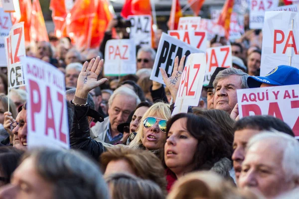 Spanien Madrid Menschen Protestieren Gegen Den Krieg — Stockfoto