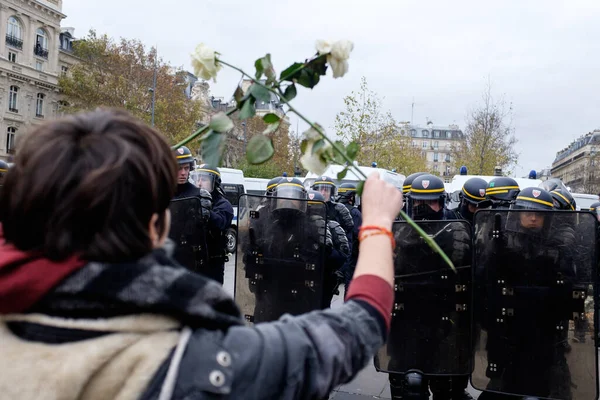 Francja Paryż Zamieszki Podczas Demonstracji Cop21 Dotyczącej Ocieplenia Klimatu — Zdjęcie stockowe