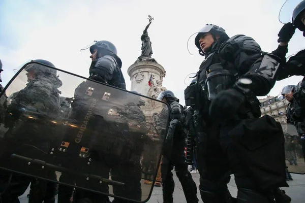Francja Paryż Zamieszki Podczas Demonstracji Cop21 Dotyczącej Ocieplenia Klimatu — Zdjęcie stockowe