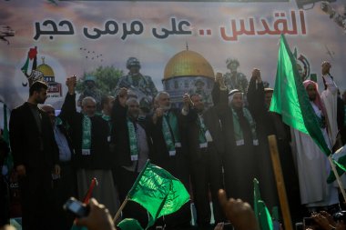 GAZA STRIP, Jabalia: 11 Aralık 2015 'te Gazze' nin kuzeyindeki Jabaliya kentinde Hamas 'ın kuruluşunun 28. yıldönümü münasebetiyle Gazze' de düzenlenen bir dizi etkinliğe binlerce destekçi katıldı..