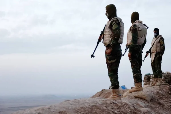 Iraq Gwer Peshmerga Fighters Hold Position Frontline Gwer District Kilometres — Stok fotoğraf