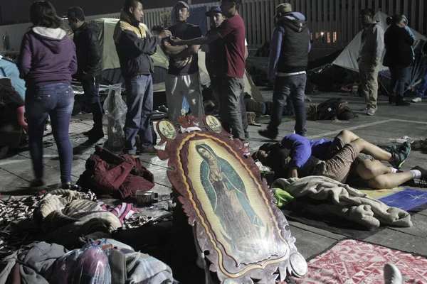 Mexico Mexico City Stovky Poutníků Jsou Cestě Baziliky Guadalupe Mexico — Stock fotografie