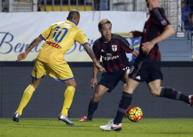 ITALY, Frosinone: İtalyan Serie A maçı AC Milan 'ın 20 Aralık 2015 tarihinde İtalya' nın Frosinone kentindeki Matusa Stadyumu 'nda Frosinone' u 4-2 yeneceği maçtır..