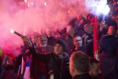 MONTENEGRO, Podgorica: Muhalefetteki siyasi koalisyon Demokratik Cephe tarafından 23 Aralık 2015 'te düzenlenen hükümet karşıtı gösteride, Karadağ' ın başkenti Podgorica 'da binlerce muhalefet destekçisi protesto etti.